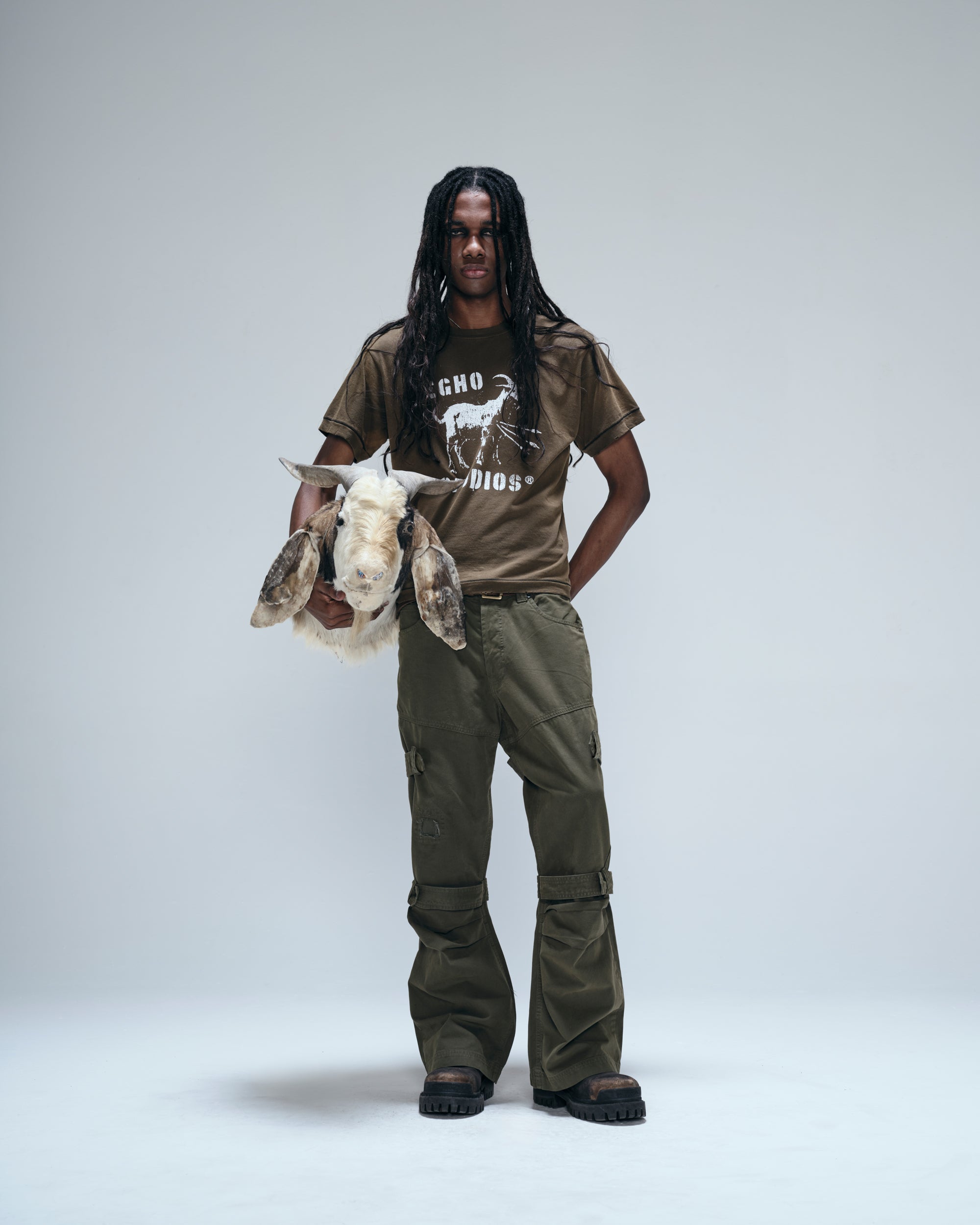 GOAT REGULAR GAZE TEE - OLIVE GREEN