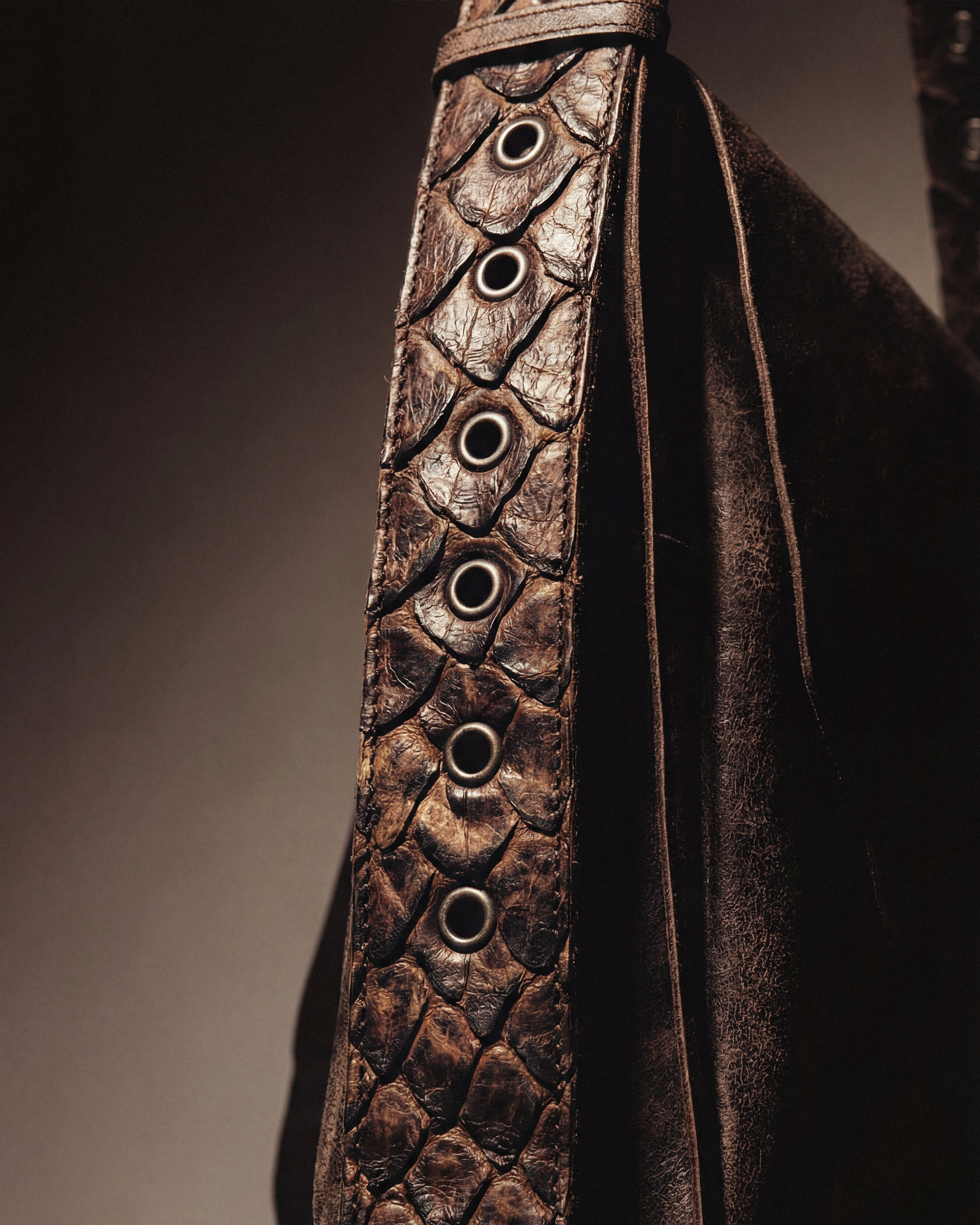 L'OBSCUR LEATHER BAG - TOBACCO